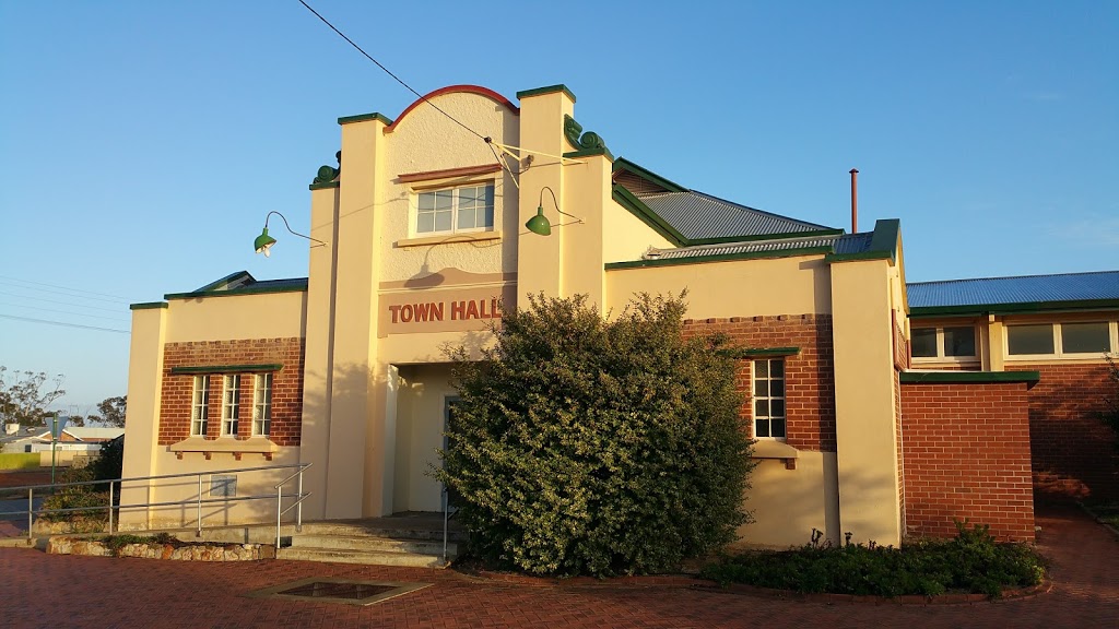 Wyalkatchem Hotel | 35 Railway Terrace, Wyalkatchem WA 6485, Australia | Phone: (08) 9681 1210