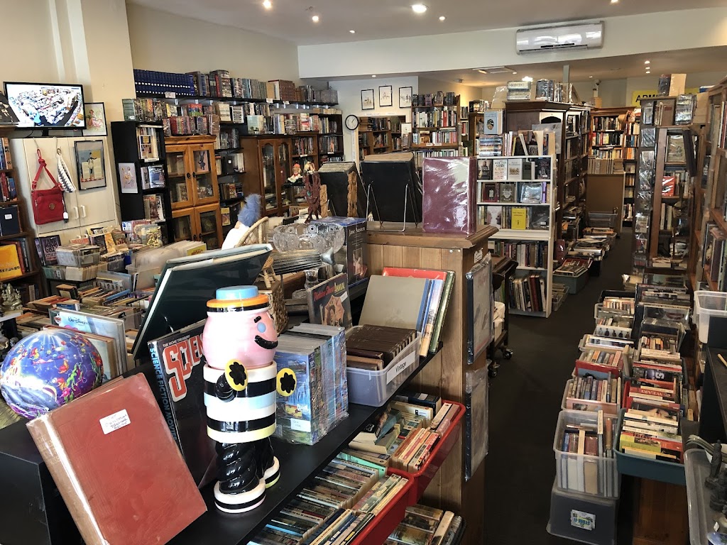 Armstrong Books | book store | 341 Esplanade, Lakes Entrance VIC 3909, Australia | 0438368095 OR +61 438 368 095