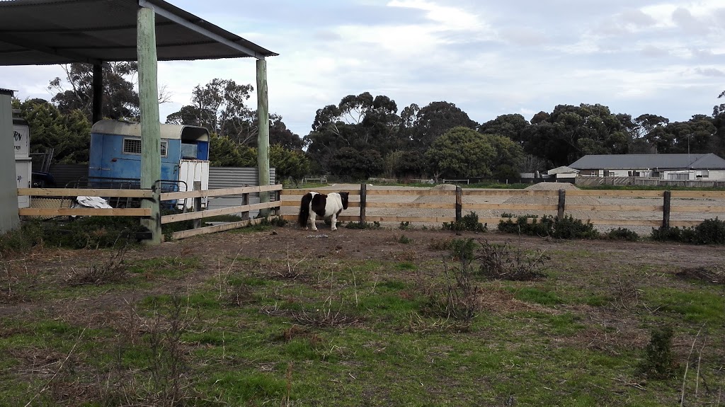 Peppercorn Equestrian Centre | 230 Oaklands Rd, Oaklands Junction VIC 3063, Australia | Phone: 0418 374 321