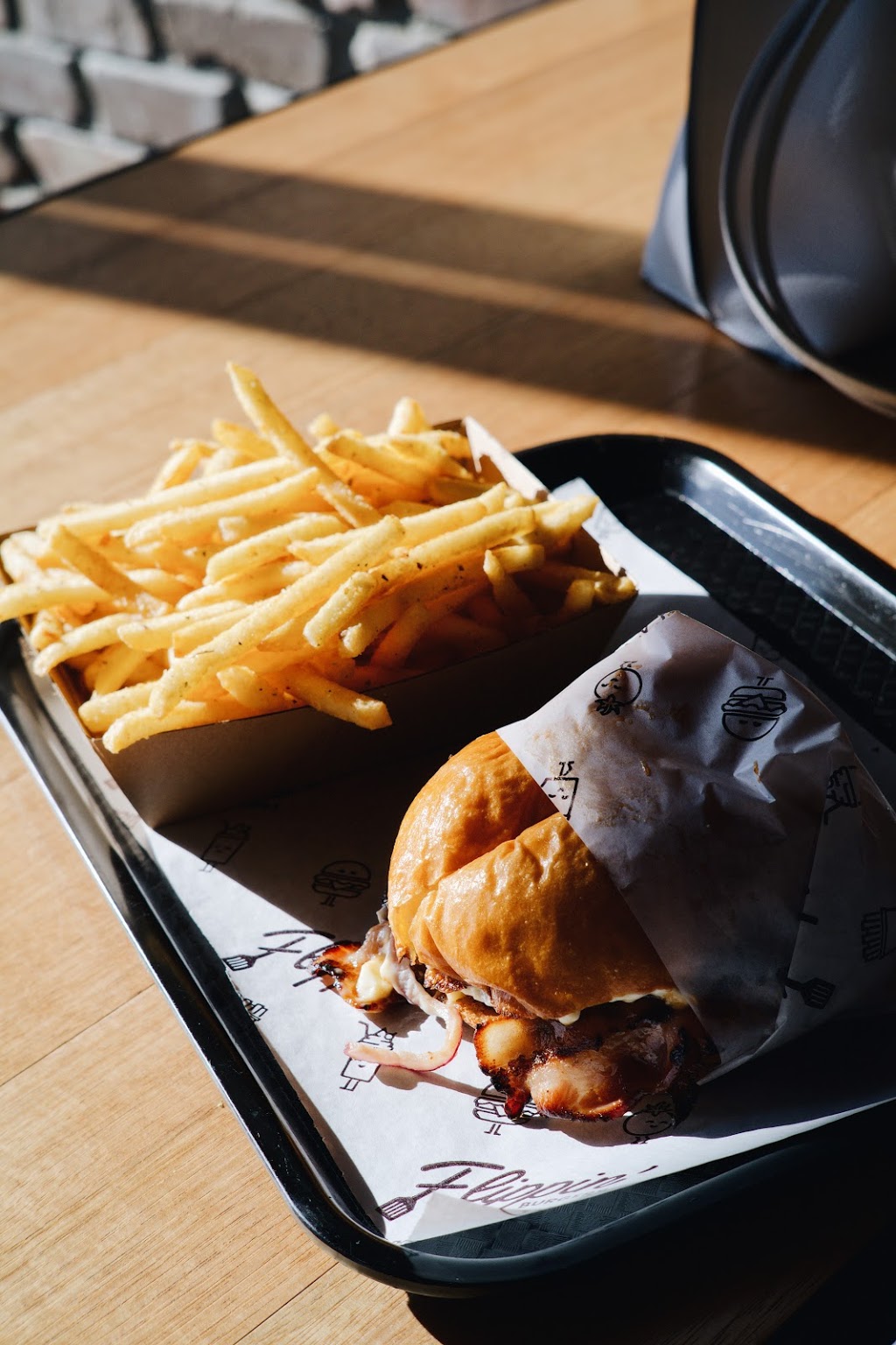 Flippin Burgers | restaurant | 40 Copernicus Cres, Bundoora VIC 3083, Australia | 0394667970 OR +61 3 9466 7970
