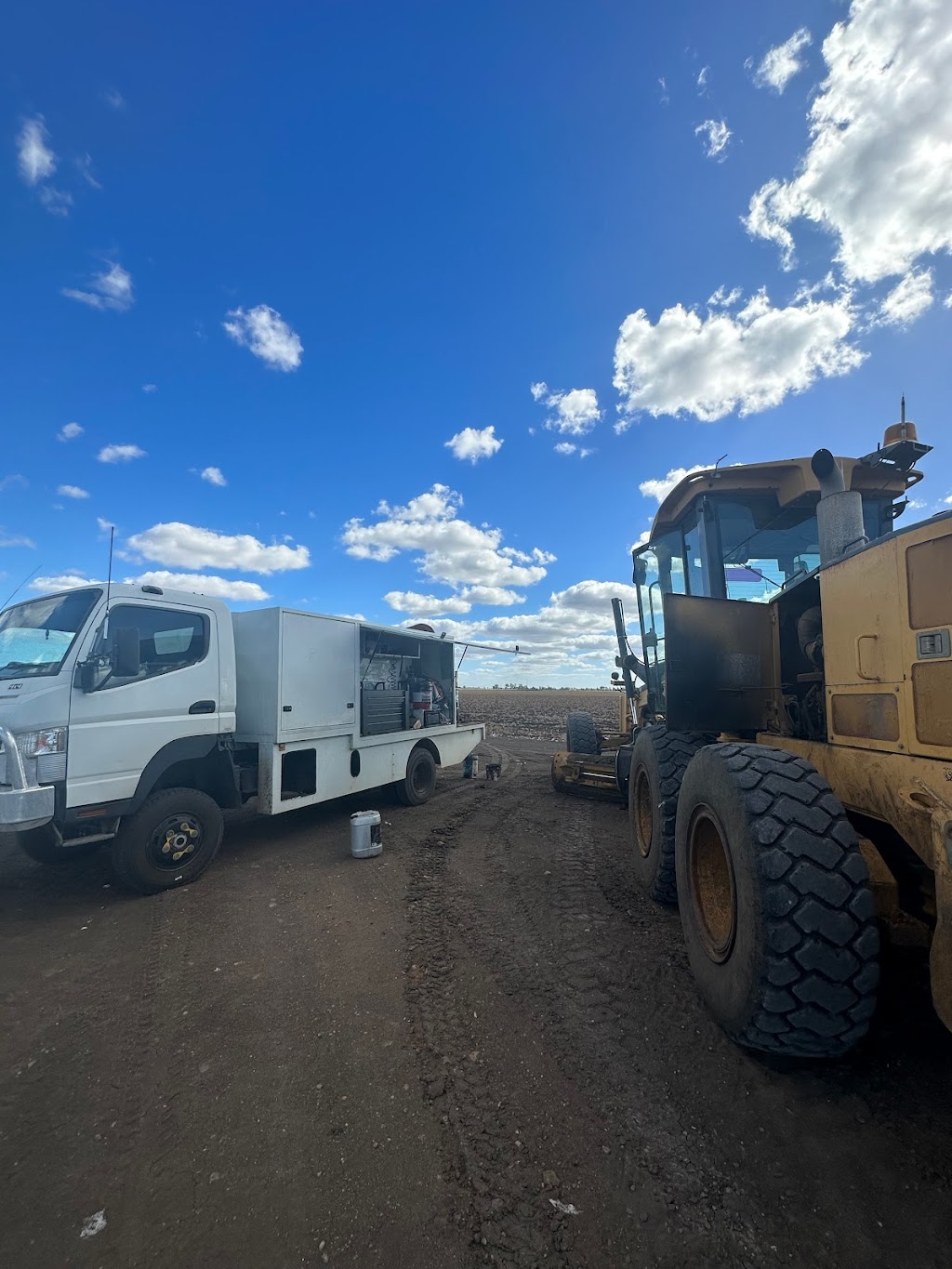 Dusten Ag | 17 Canterbury Rd, Emerald QLD 4720, Australia | Phone: 0497 545 568
