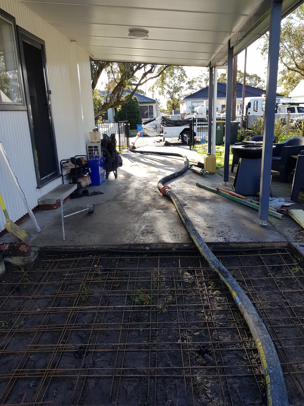 Muddy feet concrete pumping | general contractor | 6 Caledon Cl, Wallsend NSW 2287, Australia | 0421480341 OR +61 421 480 341