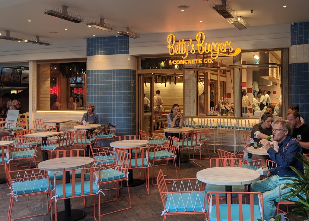 Bettys Burgers & Concrete Co. | Shop 6 &, 7 E Esplanade, Manly NSW 2095, Australia | Phone: (02) 9977 5047