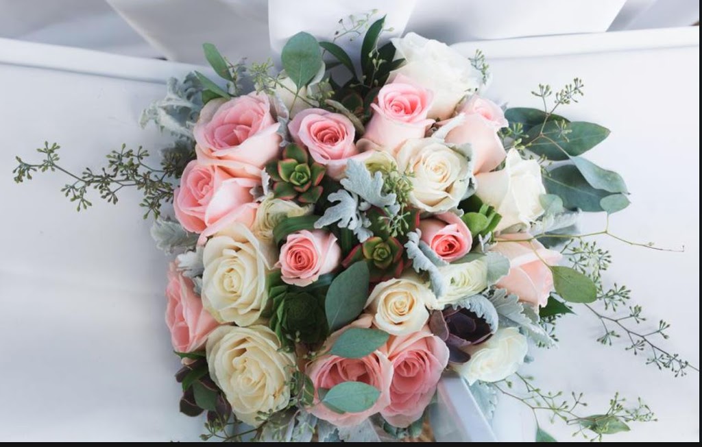 Francesca s House of Blooms | florist | 54 Longwood-Mansfield Rd, Longwood East VIC 3666, Australia | 0430075919 OR +61 430 075 919