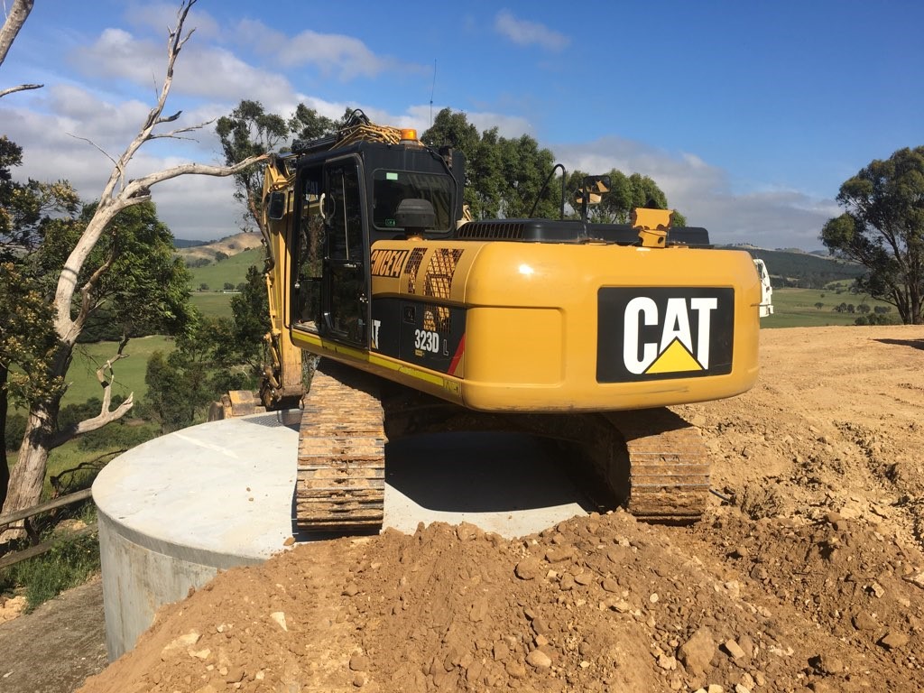 Terry Miller Concrete Tanks | 1023 Cookinburra Rd, Indigo Valley VIC 3688, Australia | Phone: 0419 462 814