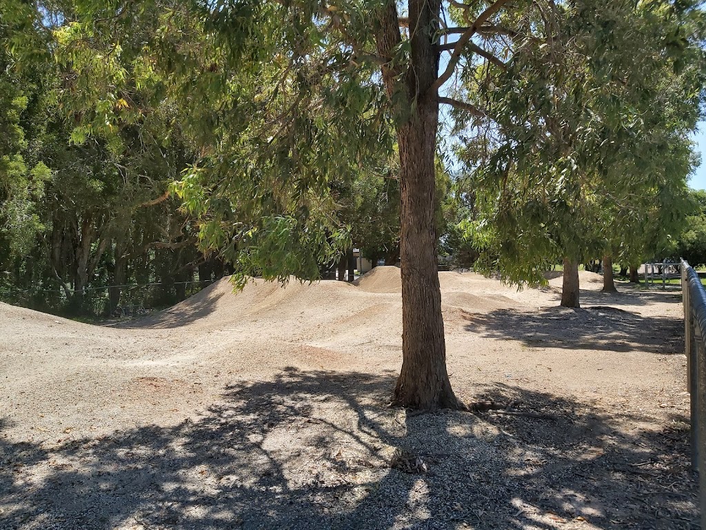 Deodar Park | 2 Omao Ave, Burleigh Waters QLD 4220, Australia | Phone: 0450 996 922