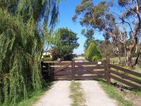 Somerfield Farm |  | 100 Ingersoll Rd, Pearcedale VIC 3912, Australia | 0414273364 OR +61 414 273 364