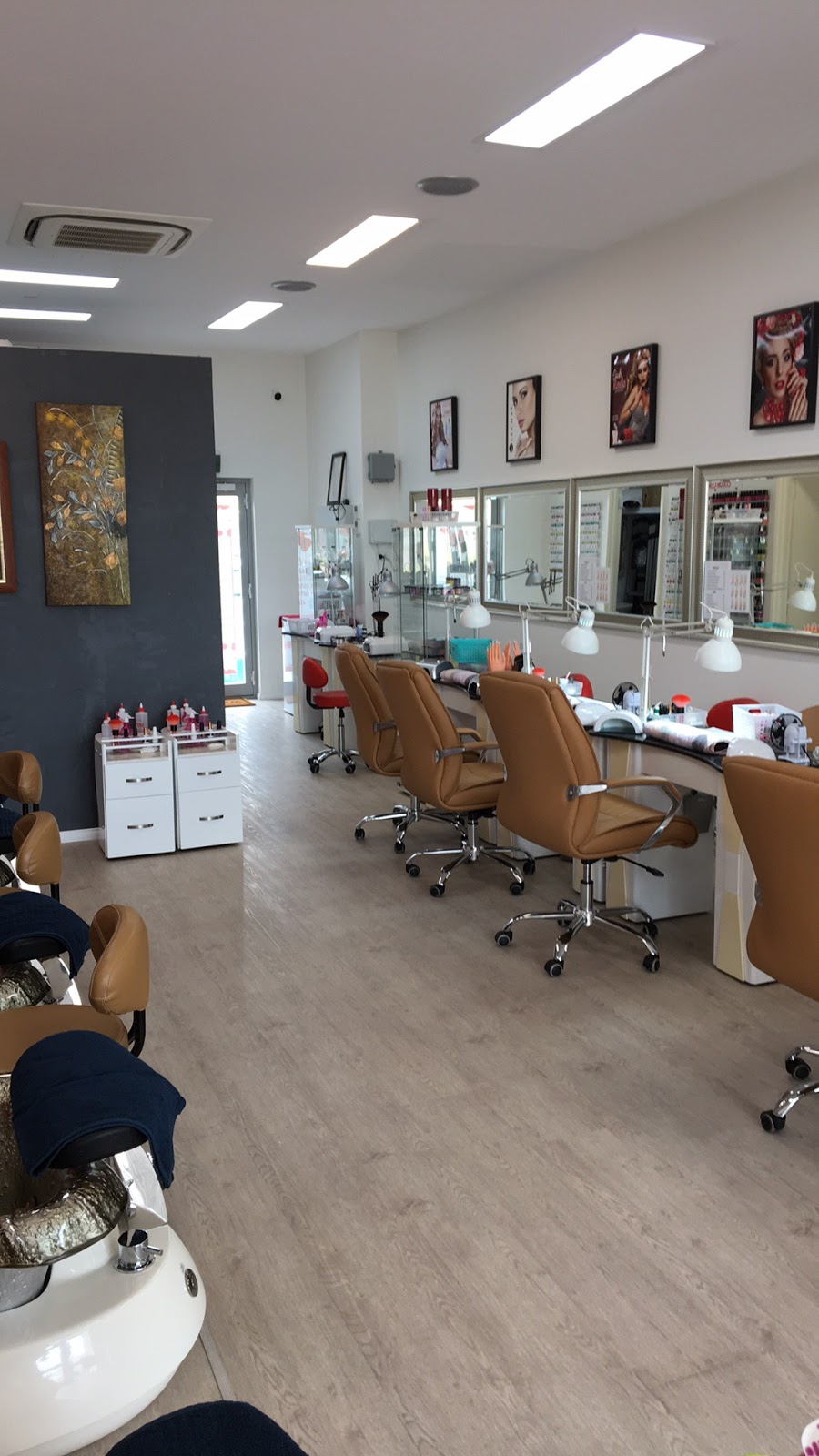 Nifty Nails & Eyelash Vasse | beauty salon | Unit 5/12 Napoleon Promenade, Vasse WA 6280, Australia | 0897558257 OR +61 8 9755 8257