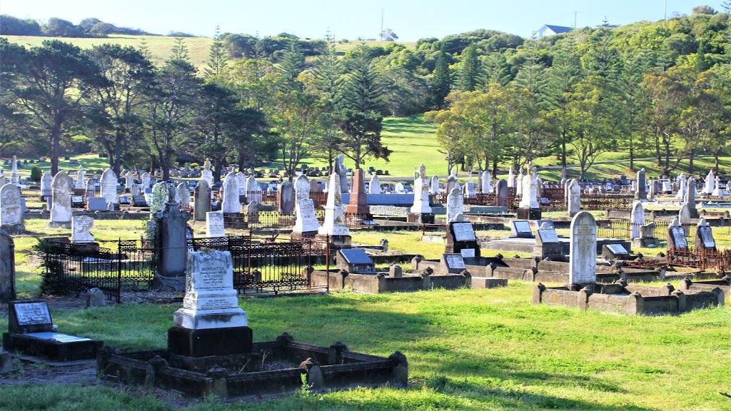 Kiama Cemetery | cemetery | Princes Hwy, Bombo NSW 2533, Australia | 0242320444 OR +61 2 4232 0444