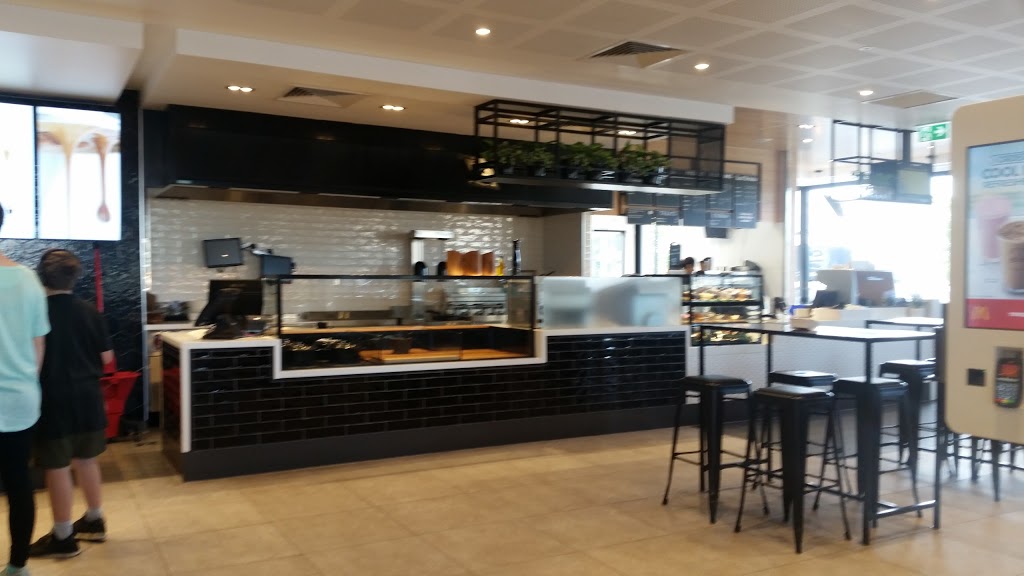 McDonalds Albury East | cafe | Drome St, East Albury NSW 2640, Australia | 0260216514 OR +61 2 6021 6514