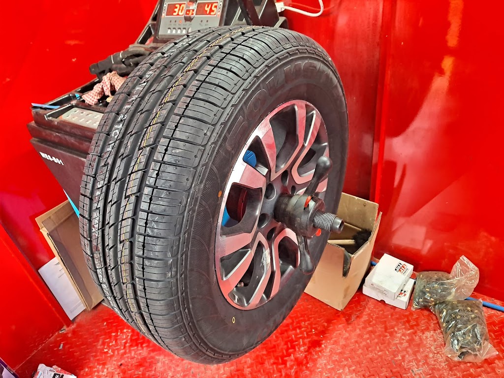 Jims Mobile Tyres Albury | car repair | 2 Pech Ave, Jindera NSW 2642, Australia | 131546 OR +61 131546