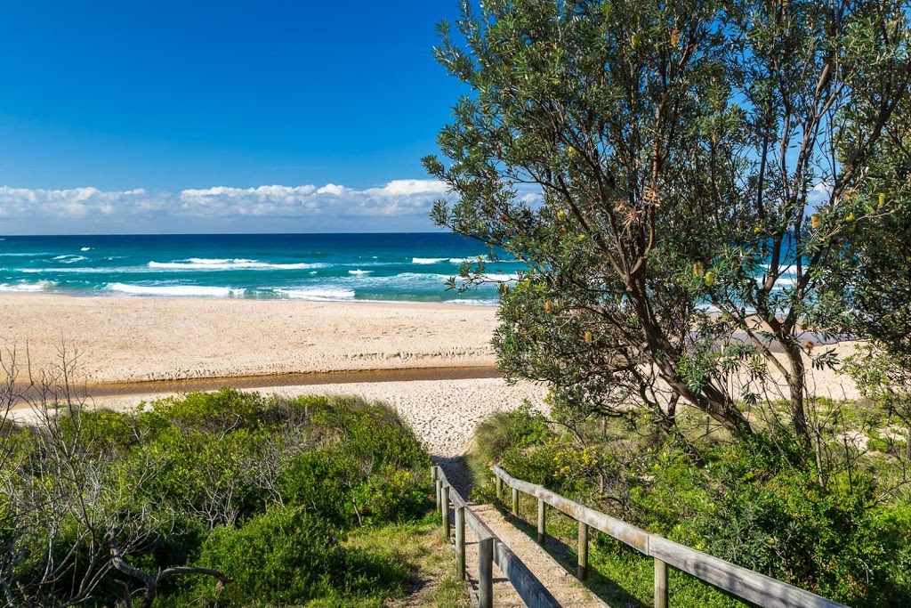 Manyana Beach Holiday Cottages | real estate agency | 104-106 Curvers Dr, Manyana NSW 2539, Australia | 0437738244 OR +61 437 738 244