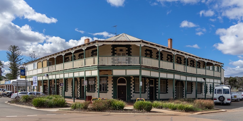Norseman Hotel - Bottlemart Express | 90 Roberts St, Norseman WA 6443, Australia | Phone: (08) 9039 1023