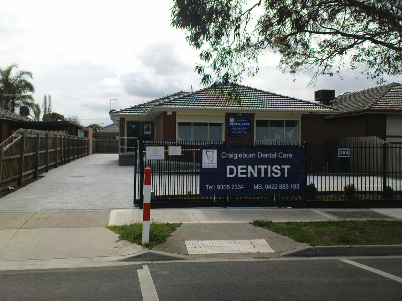 Craigieburn Dental Care | dentist | 184 Craigieburn Rd, Craigieburn VIC 3064, Australia | 0393057334 OR +61 3 9305 7334
