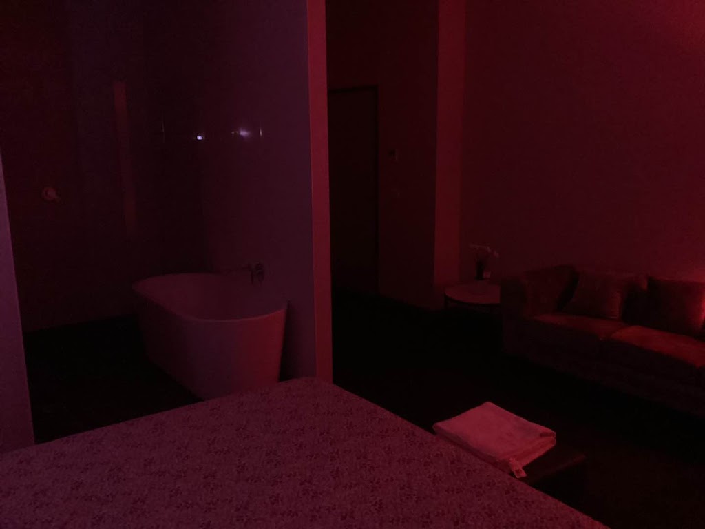 Bathurst Brothel | 8 Kirkcaldy St, South Bathurst NSW 2795, Australia | Phone: 0493 770 706