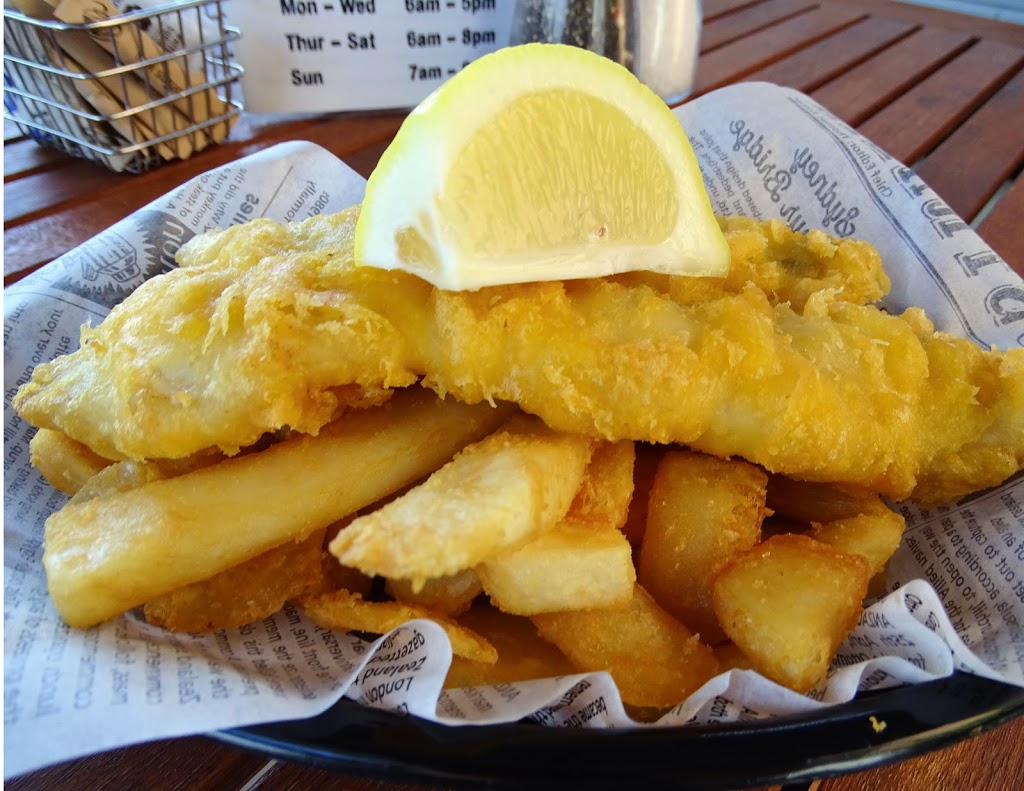 Debbies Seafood | restaurant | 16/B David Muir St, Slade Point QLD 4740, Australia | 0749554111 OR +61 7 4955 4111