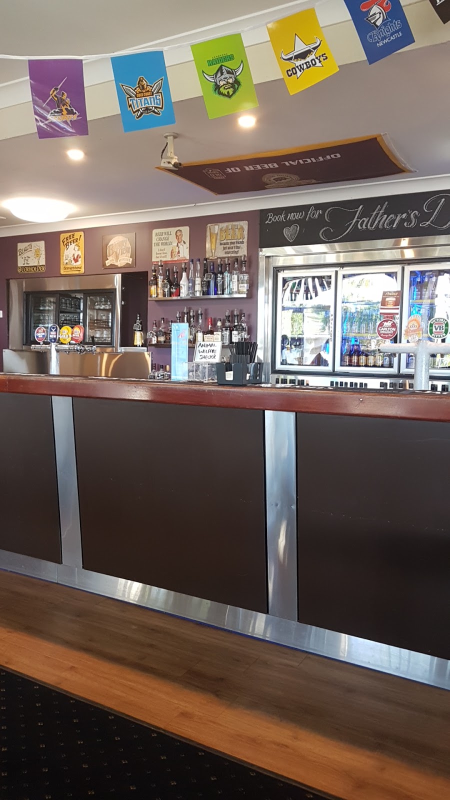 Bonny View Tavern | restaurant | 2077 Gympie Rd, Bald Hills QLD 4036, Australia | 0732611811 OR +61 7 3261 1811