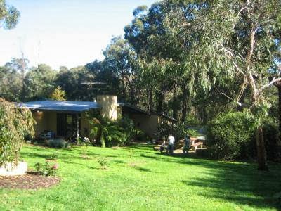 Rosella Rise Accommodation at Red Hill | 23 Elizabeth Rd, Red Hill VIC 3937, Australia | Phone: 0421 097 537