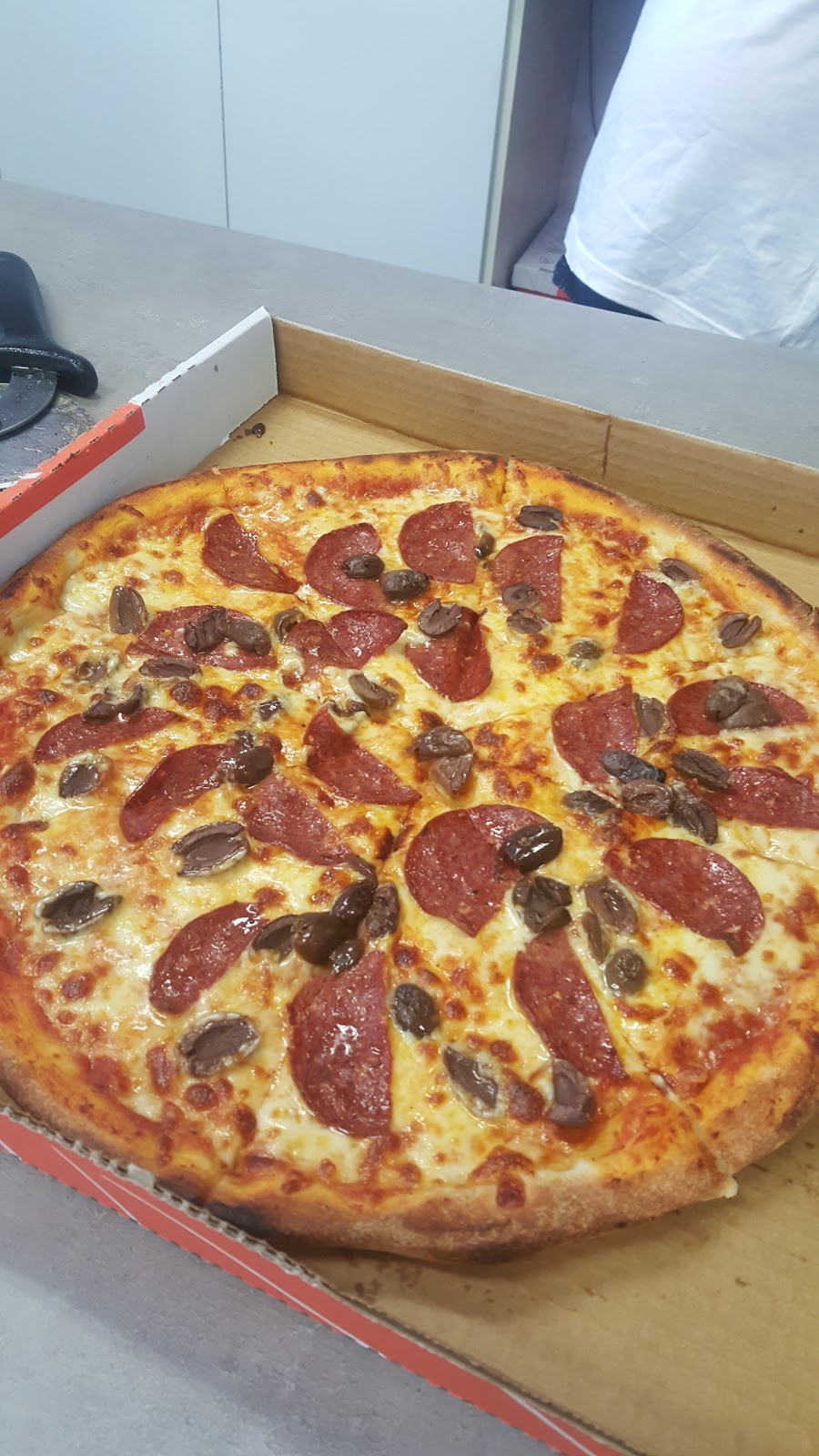 Georges Pizza | meal takeaway | 95 Anderson Rd, Fawkner VIC 3060, Australia | 0393599777 OR +61 3 9359 9777