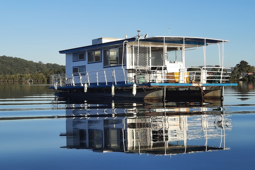 Brisbane Water Houseboats | 6 Sorrento Rd, Empire Bay NSW 2257, Australia | Phone: (02) 8006 4221