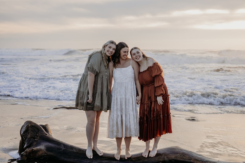 Golden Treasures Photography | 78 Brotheridge Ave, Calderwood NSW 2527, Australia | Phone: 0402 365 656