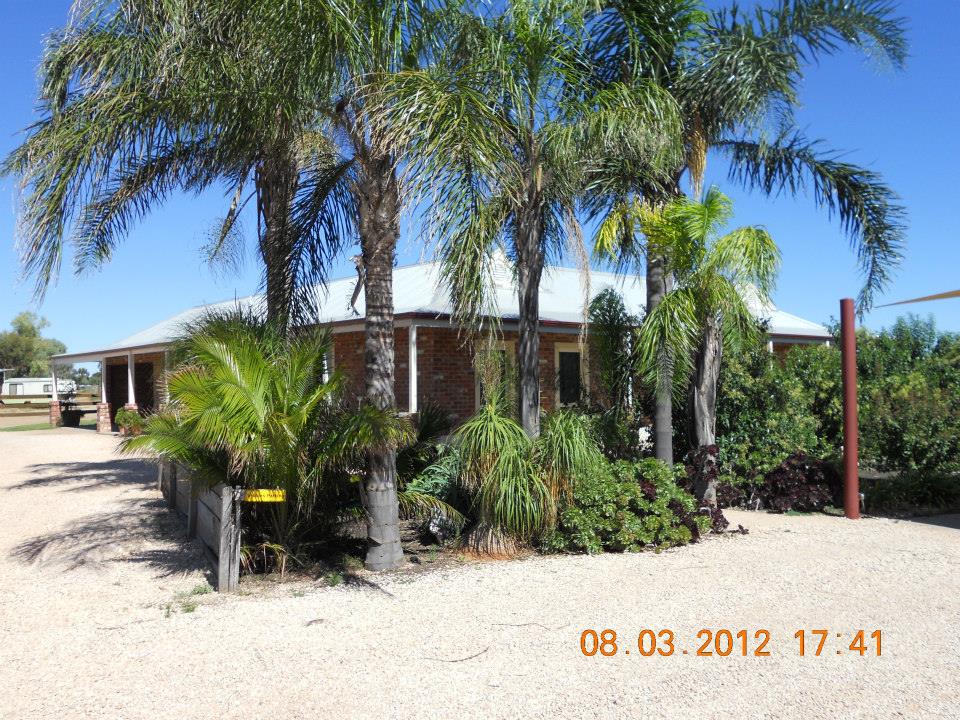 Cabarita Lodge | lodging | 107 Dyar Ave, Cabarita VIC 3505, Australia | 0350210135 OR +61 3 5021 0135