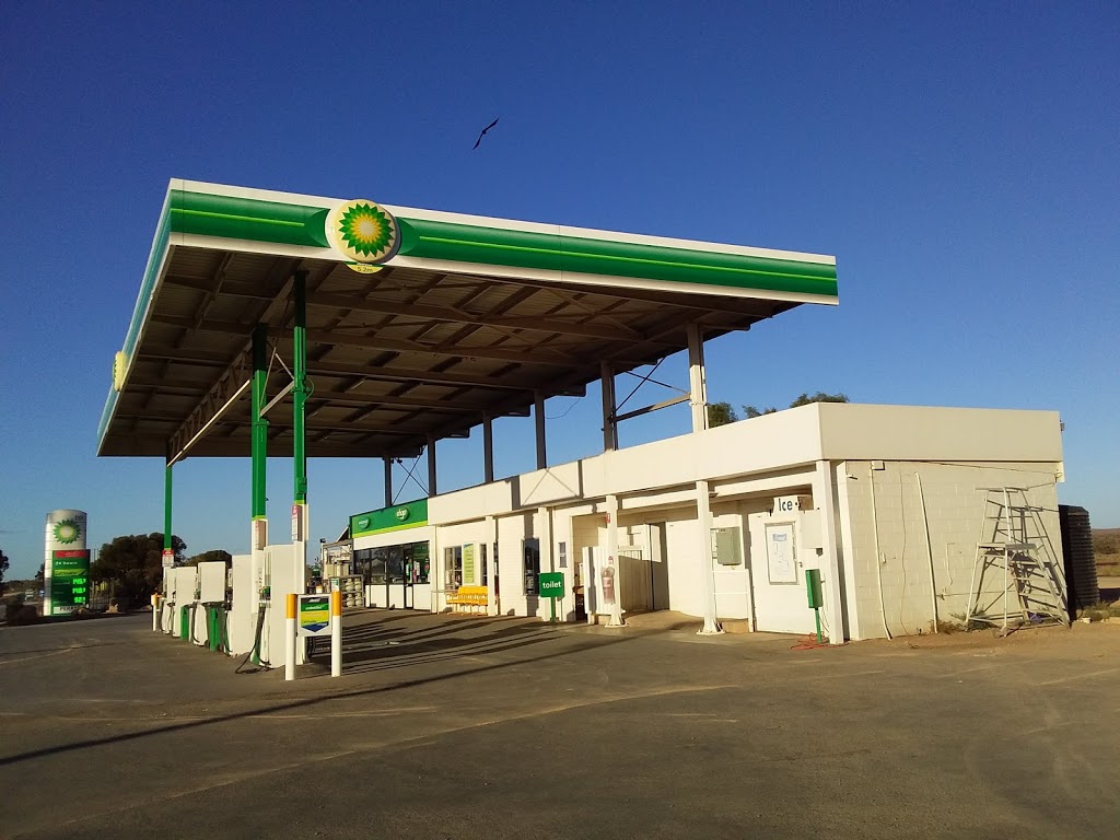 Mobil Yunta / PERRYS | gas station | Barrier Hwy, Yunta SA 5440, Australia | 0886505196 OR +61 8 8650 5196