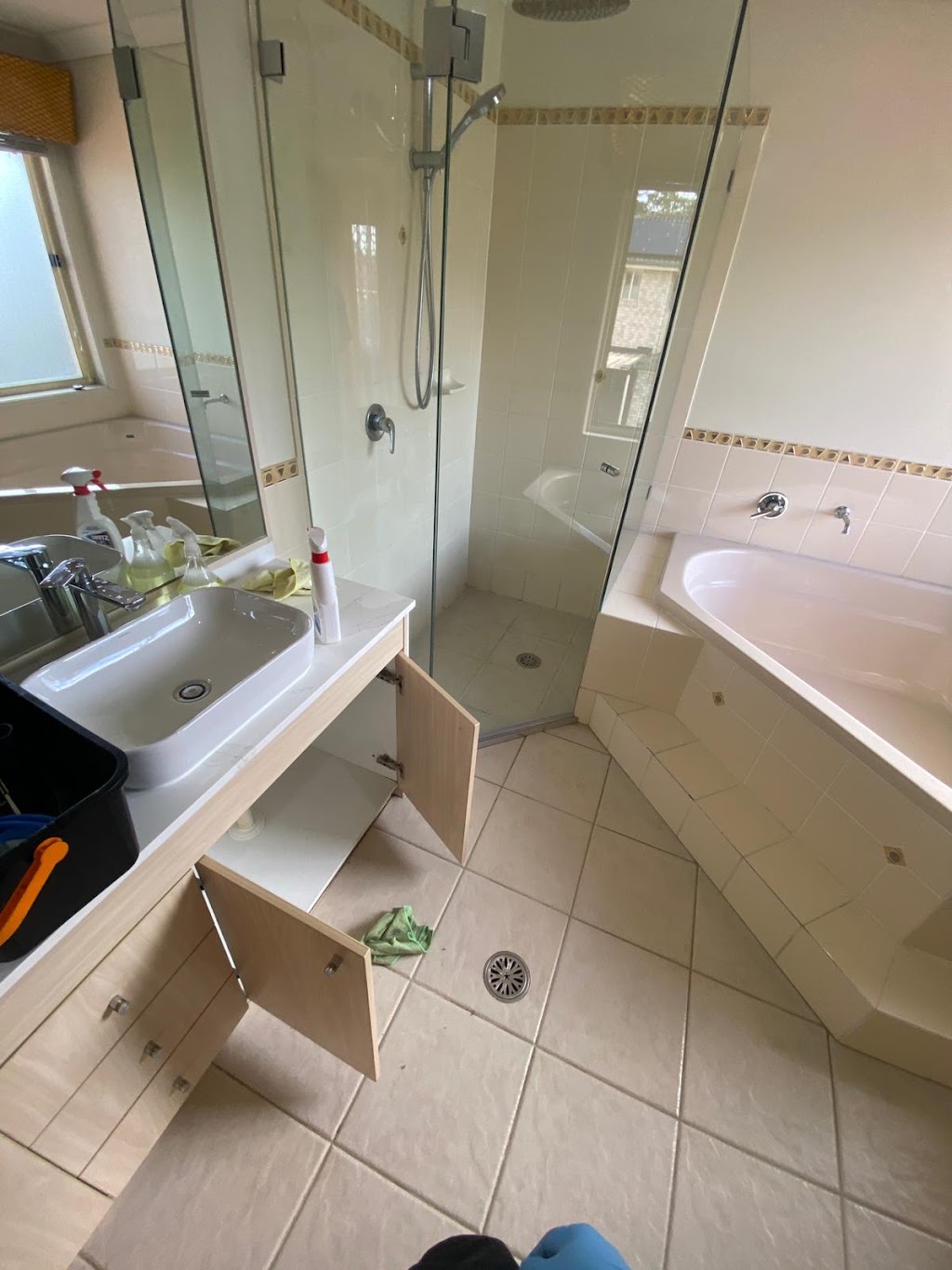 Space Cleaners | 30 Isabella Cres, Glenfield NSW 2167, Australia | Phone: 0492 436 792