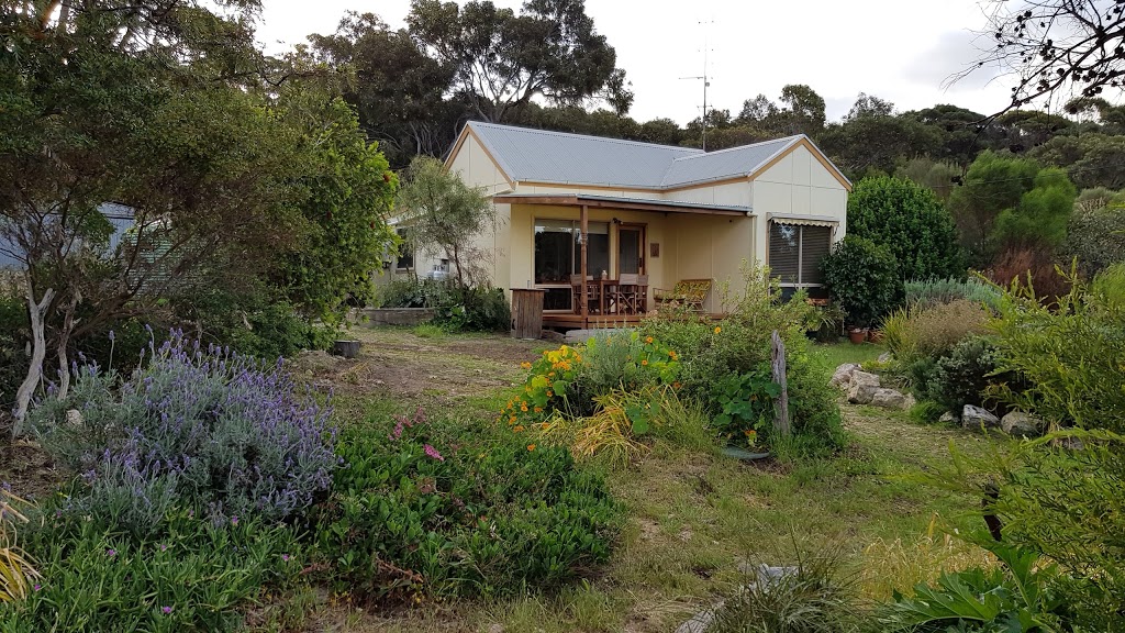 Pelican Cottage | lodging | 138 American River Rd & Muston Rd, Muston SA 5221, Australia | 0427610268 OR +61 427 610 268