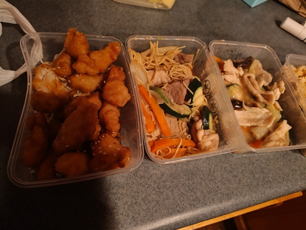 Plainland Golden Lor | 8 Echidna Pl, Plainland QLD 4341, Australia | Phone: (07) 5465 6467