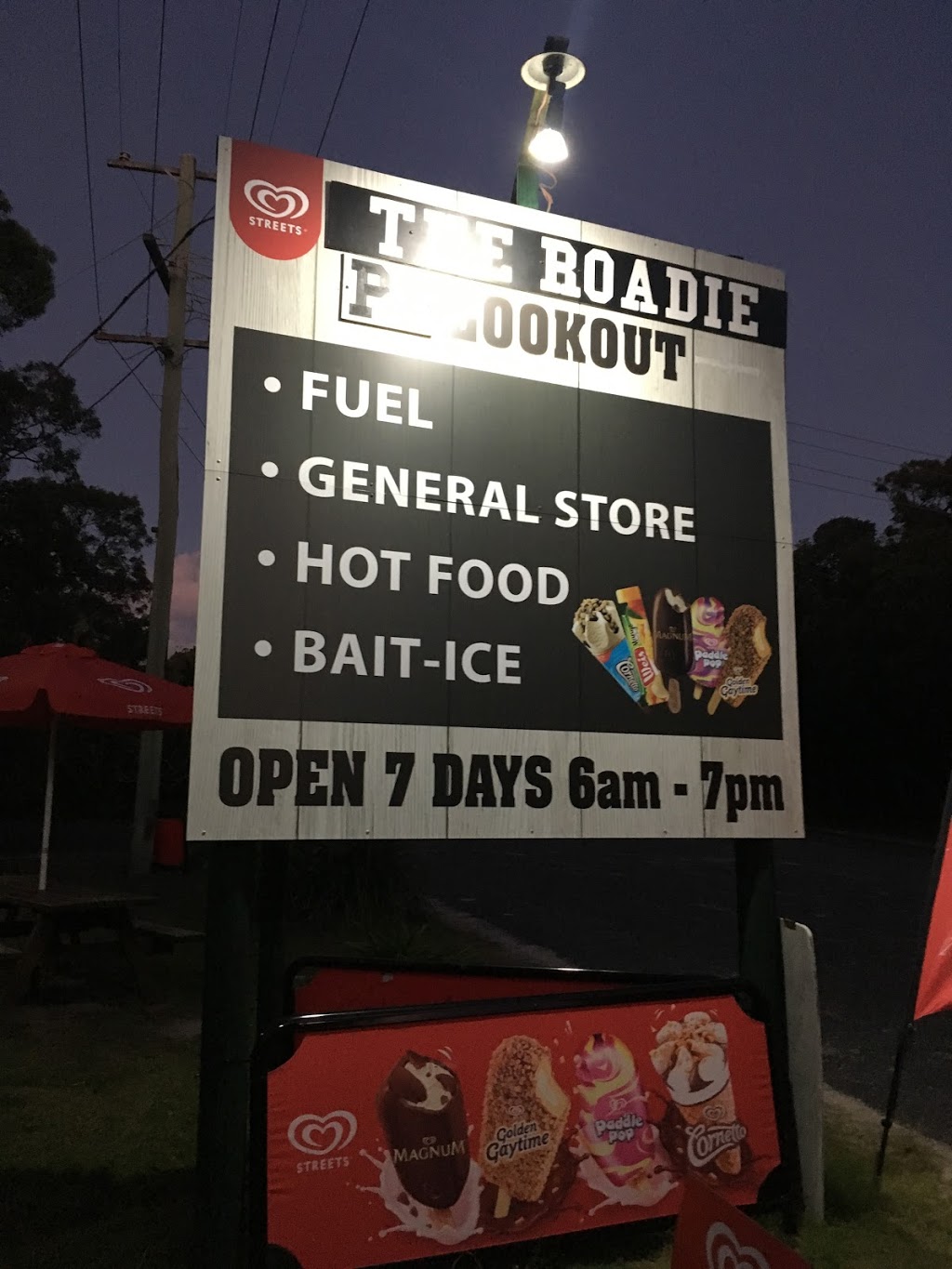 Straddie Roadhouse | gas station | 126 Dickson Way, Point Lookout QLD 4183, Australia | 0734153347 OR +61 7 3415 3347
