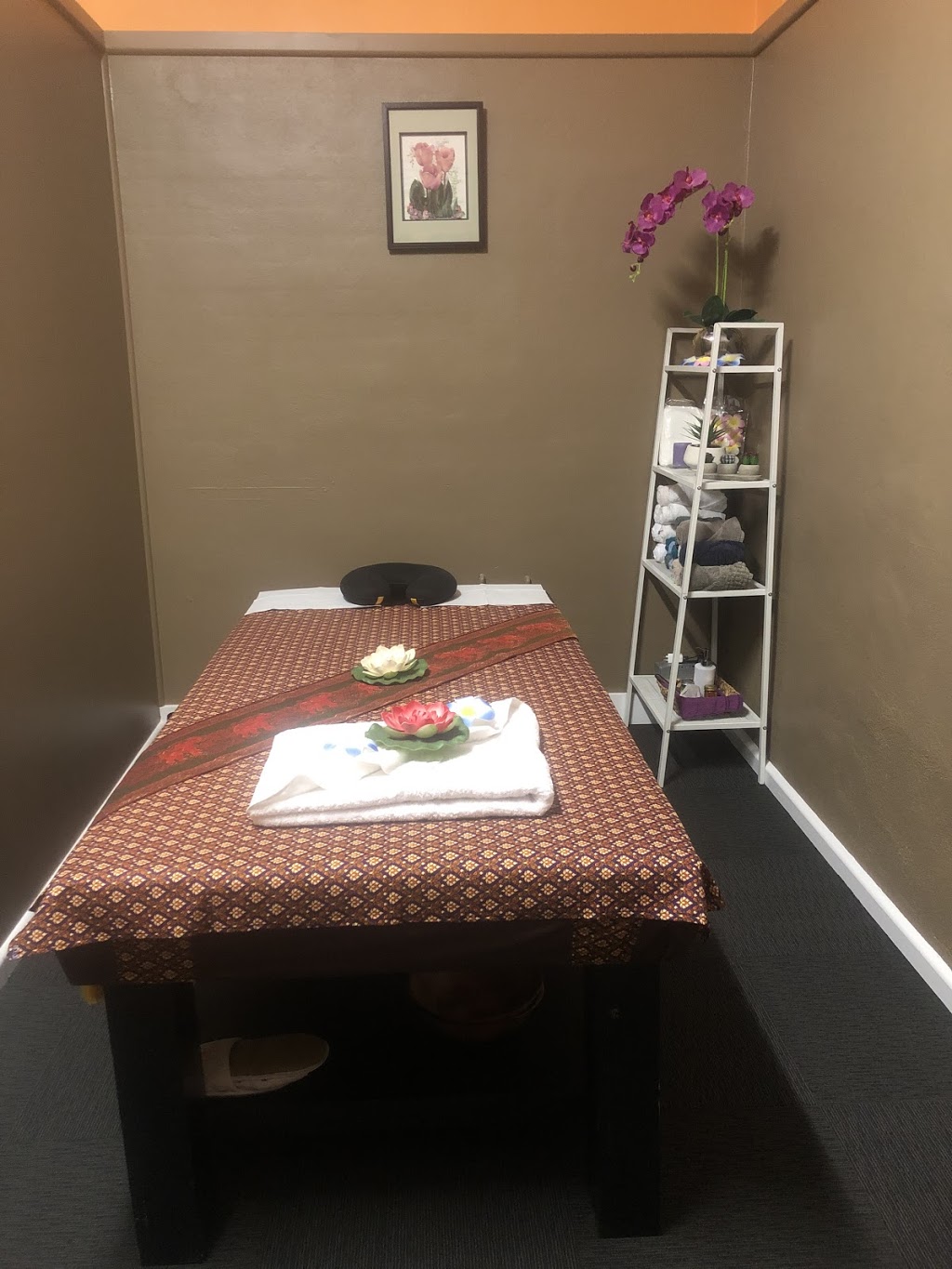 West Wyalong Thai Massage | 1/80 Main St, West Wyalong NSW 2671, Australia | Phone: 0416 969 462