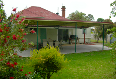 Woodies Cottage | 56 MacKay St, Cootamundra NSW 2590, Australia | Phone: 0419 234 417