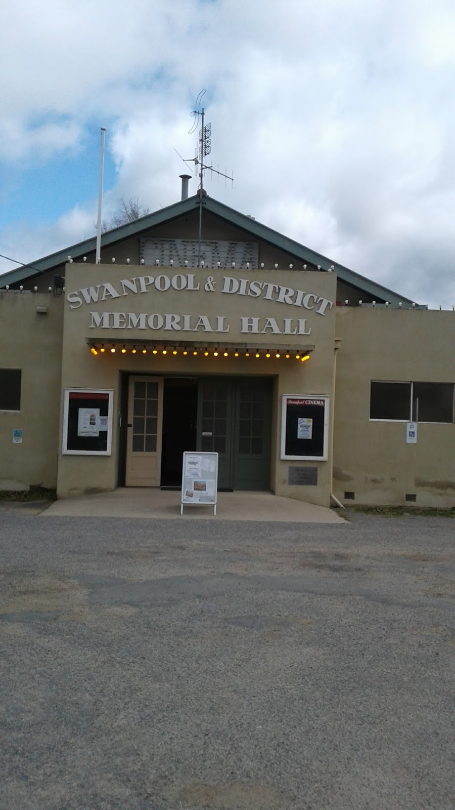 Swanpool Cinema | movie theater | 2386 Midland Hwy, Swanpool VIC 3672, Australia | 0357682415 OR +61 3 5768 2415