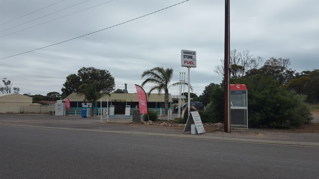 Hardwicke Bay General Store | gas station | 1 Progress Rd, Hardwicke Bay SA 5575, Australia | 0873251145 OR +61 8 7325 1145