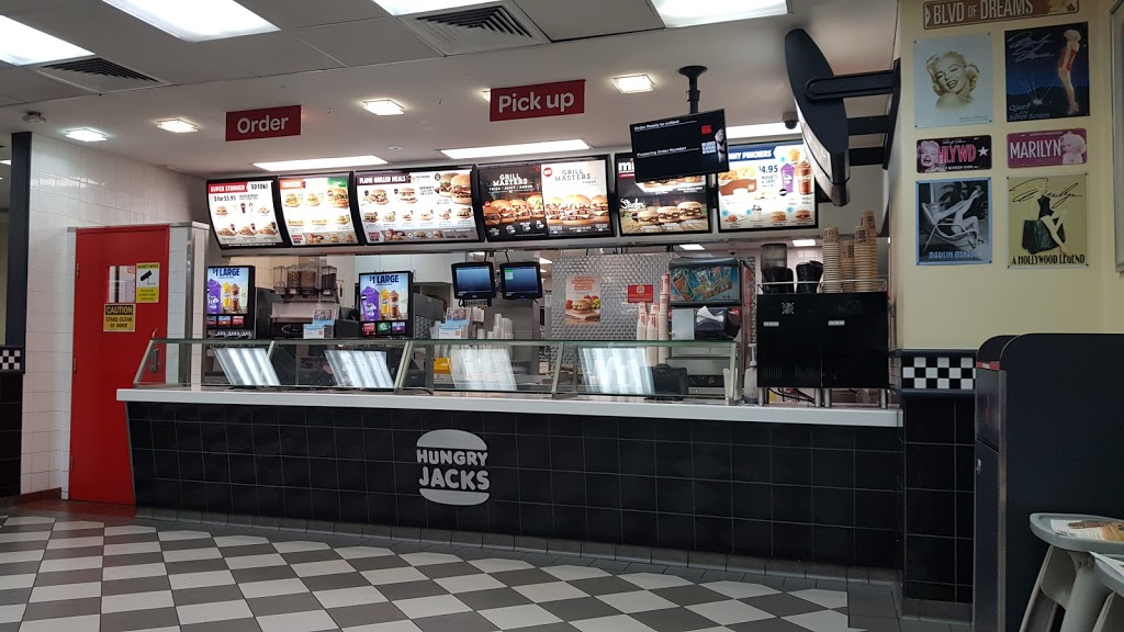 Hungry Jacks Altona Meadows | restaurant | 1 Central Ave, Altona Meadows VIC 3028, Australia | 0393158377 OR +61 3 9315 8377