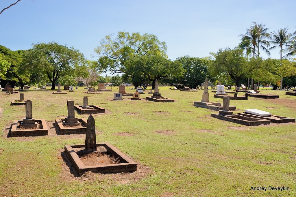 Gardens Cemetery | cemetery | The Gardens NT 0820, Australia | 0889803655 OR +61 8 8980 3655