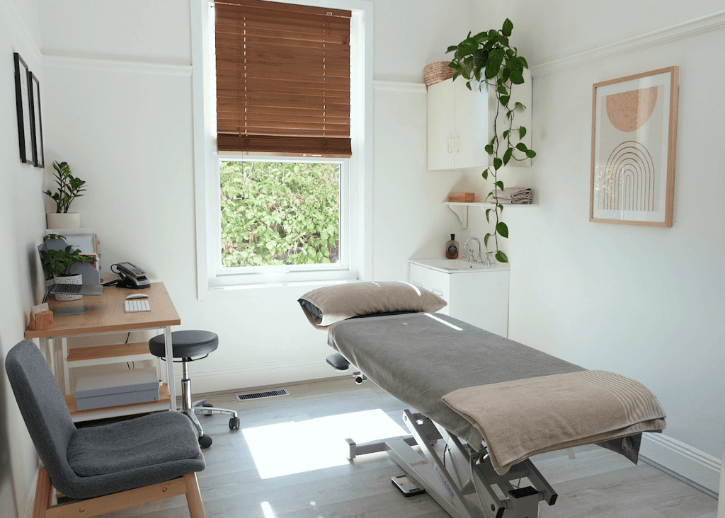 Flow Osteopathy | 431 Whitehorse Rd, Mitcham VIC 3132, Australia | Phone: 0438 180 438