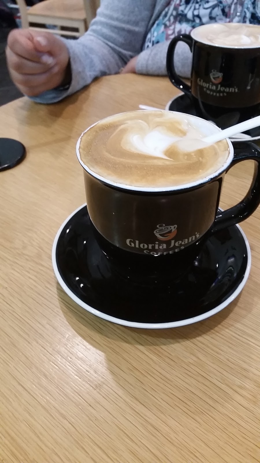 Gloria Jeans Coffees | cafe | 4/5 Craigieburn Rd, Craigieburn VIC 3064, Australia | 0393038283 OR +61 3 9303 8283
