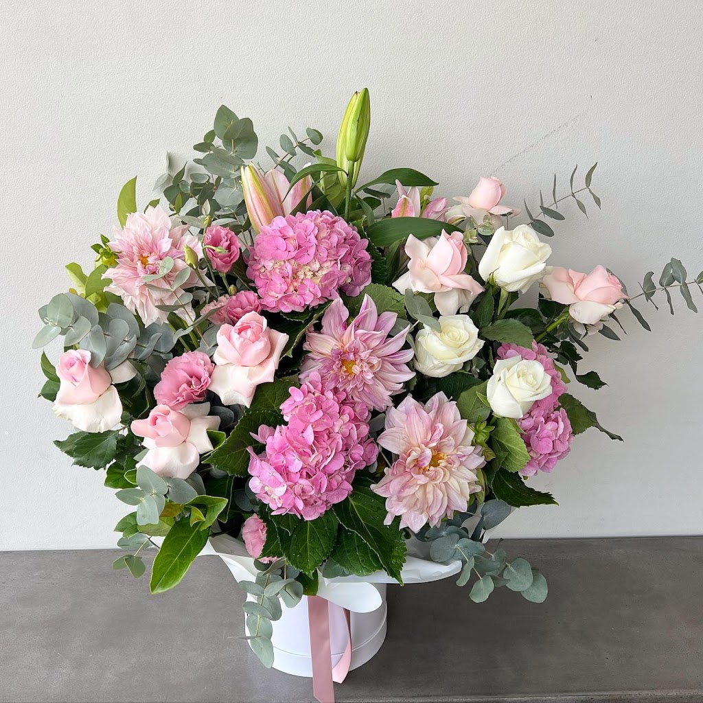 Flower & Co Boutique | Polding St, Smithfield NSW 2164, Australia | Phone: (02) 8730 8402