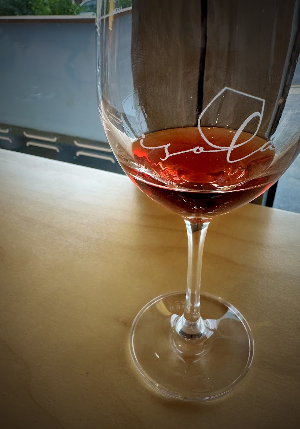 Isola Wine Shop & Tasting Room | 6/2 Martin St, Ballina NSW 2478, Australia | Phone: 0466 918 850