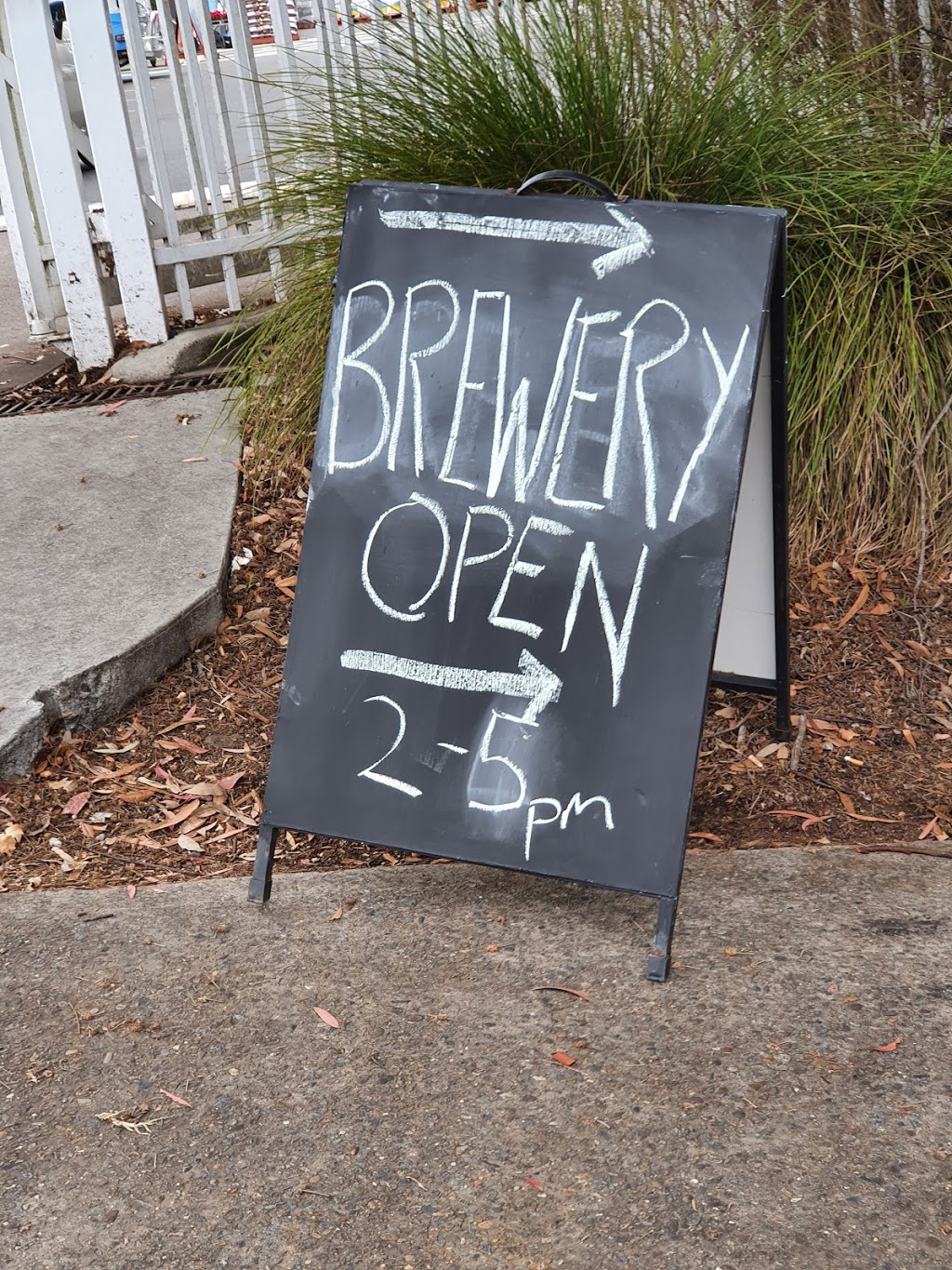 Brew Mountains Brewery | Unit 3/2-4 Tayler Rd, Valley Heights NSW 2777, Australia | Phone: 0492 870 691