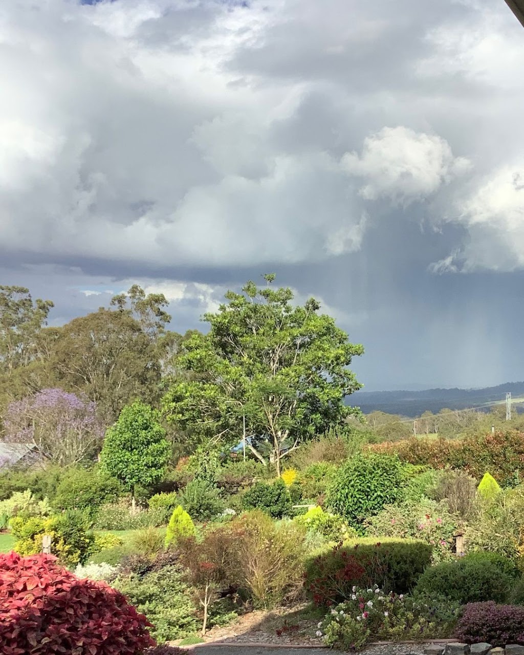 Fairview Cottage | Kay Ann Ct, Hampton QLD 4352, Australia | Phone: 0427 170 357