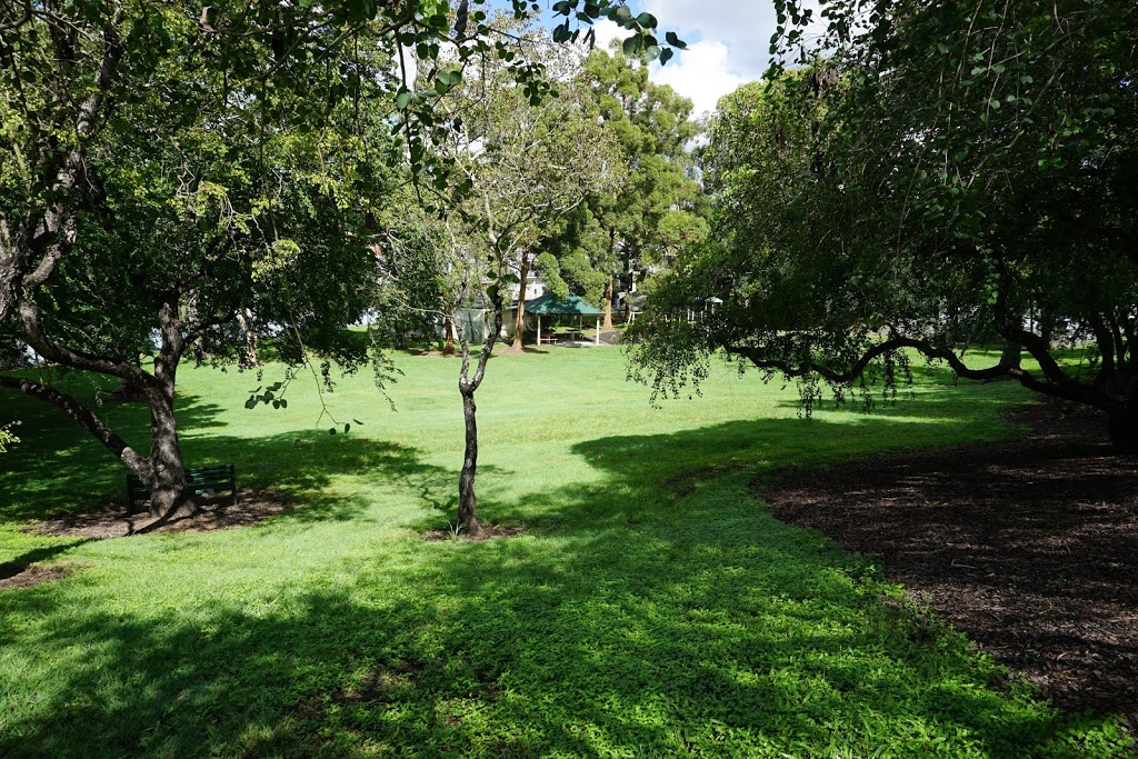 Quinn Park | park | 560 Milton Rd, Toowong QLD 4066, Australia | 0734038888 OR +61 7 3403 8888