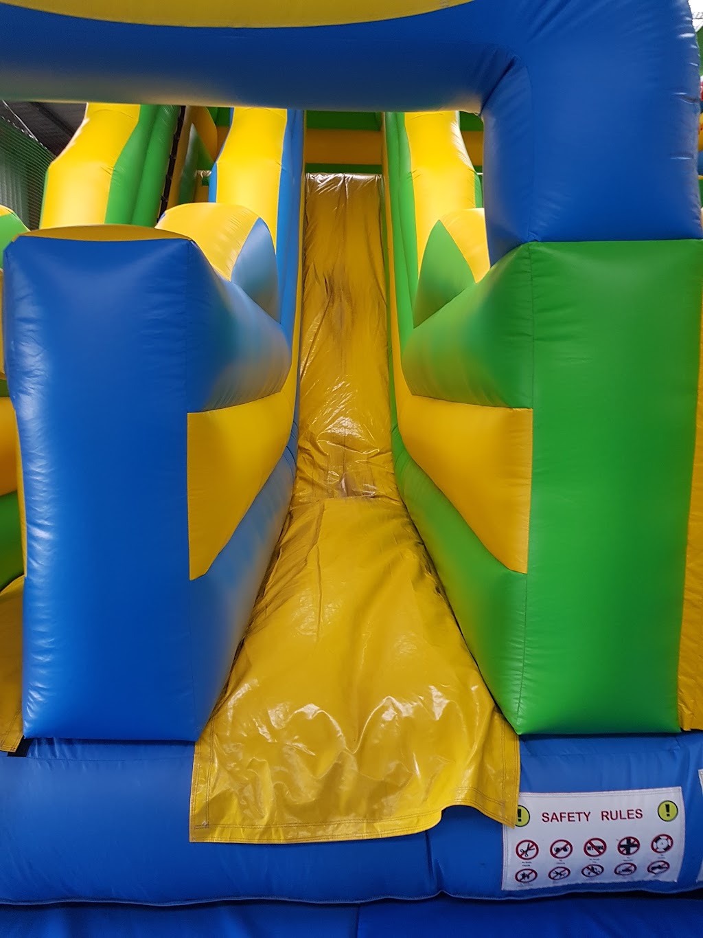 Inflatable World Taree | point of interest | 47 Muldoon St, Taree NSW 2430, Australia | 0265523569 OR +61 2 6552 3569