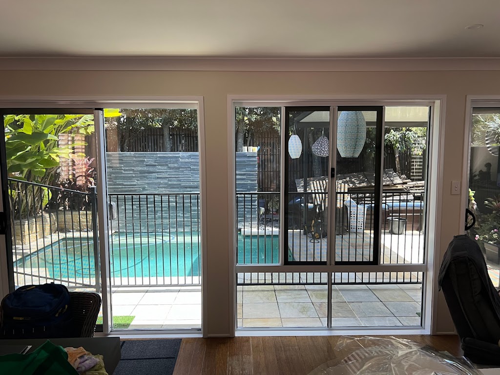 Express Tinting Metro West | 27 Vineyard Dr, Mount Cotton QLD 4165, Australia | Phone: 0499 988 530