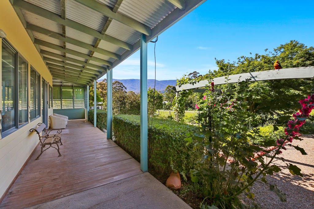 The Postmasters Cottage | 2874 Warburton Hwy, Wesburn VIC 3799, Australia | Phone: 0438 795 190