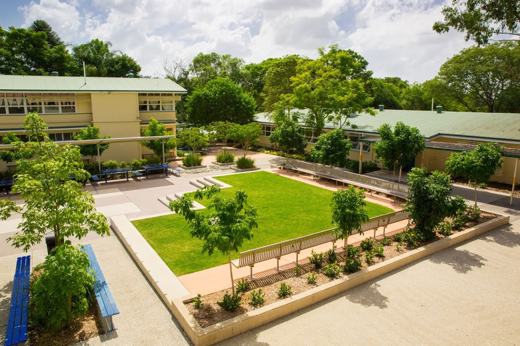 Holland Park High School | school | Bapaume Rd, Holland Park West QLD 4121, Australia | 0733470111 OR +61 7 3347 0111