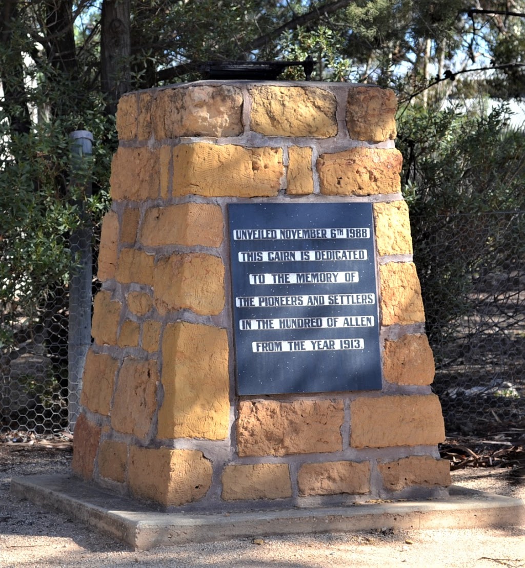 Alawoona District Pioneer Monument | park | 3543 Karoonda Hwy, Alawoona SA 5311, Australia
