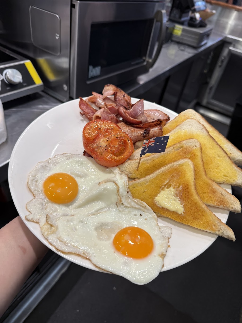 Aromas Cafe at the Fair | Erina Fair Dr, Erina NSW 2250, Australia | Phone: 0419 932 587